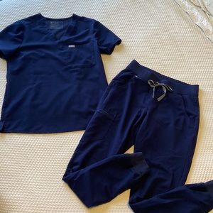 Figs Navy scrub set